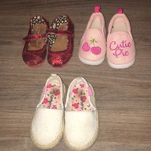 *SALE* 5 pairs of Baby girl shoes all size 5